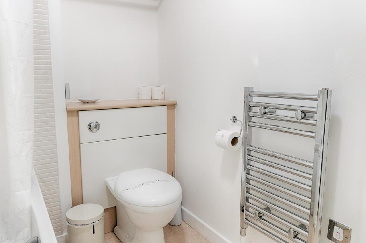 Parking, Balcony, Fully Equipped Kitchen Daire Swansea Dış mekan fotoğraf