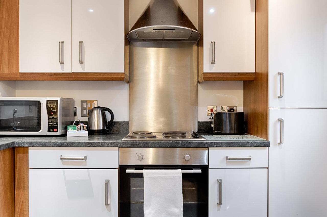 Parking, Balcony, Fully Equipped Kitchen Daire Swansea Dış mekan fotoğraf