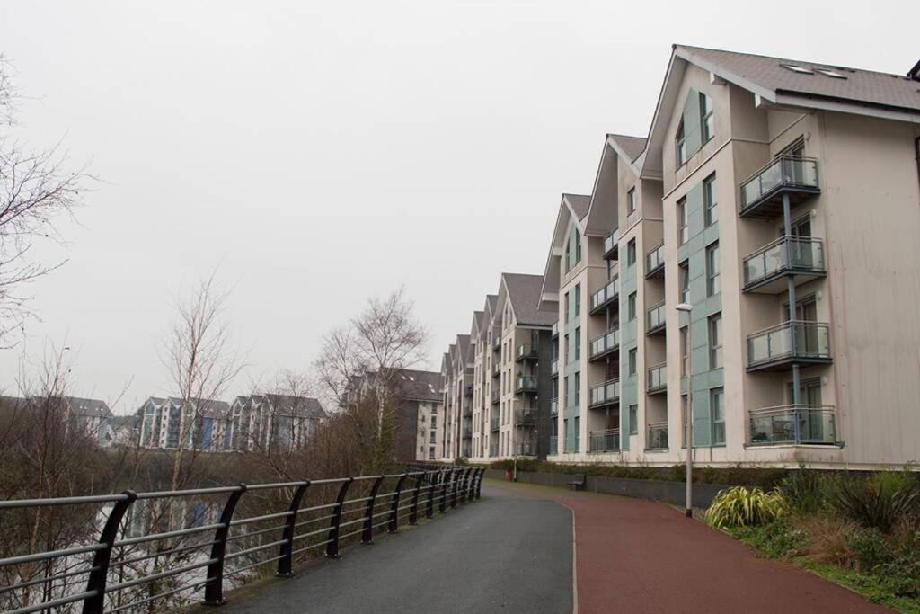 Parking, Balcony, Fully Equipped Kitchen Daire Swansea Dış mekan fotoğraf