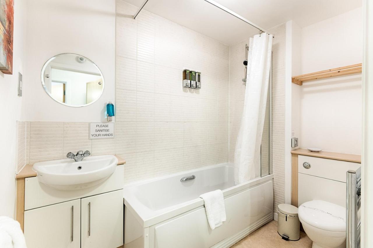 Parking, Balcony, Fully Equipped Kitchen Daire Swansea Dış mekan fotoğraf