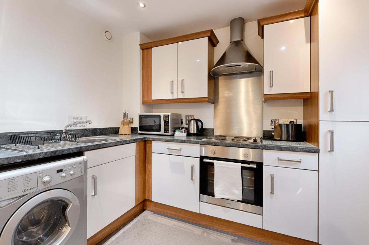 Parking, Balcony, Fully Equipped Kitchen Daire Swansea Dış mekan fotoğraf