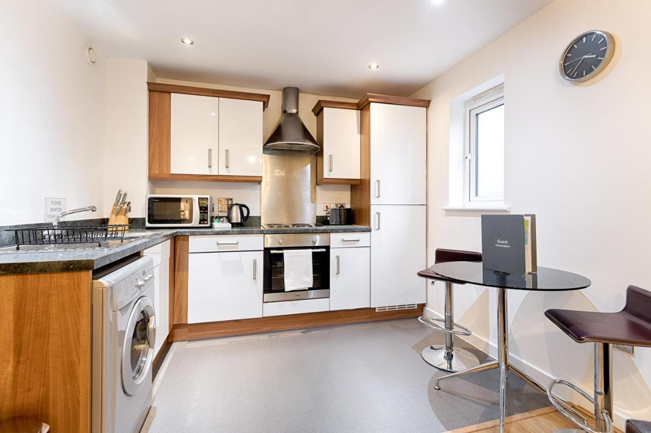 Parking, Balcony, Fully Equipped Kitchen Daire Swansea Dış mekan fotoğraf
