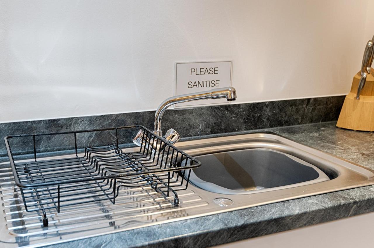 Parking, Balcony, Fully Equipped Kitchen Daire Swansea Dış mekan fotoğraf
