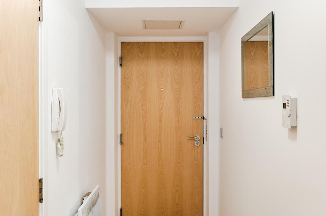 Parking, Balcony, Fully Equipped Kitchen Daire Swansea Dış mekan fotoğraf